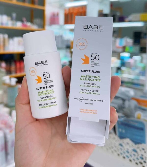 Kem chống nắng Babe Super Fluid Matificante Ma...