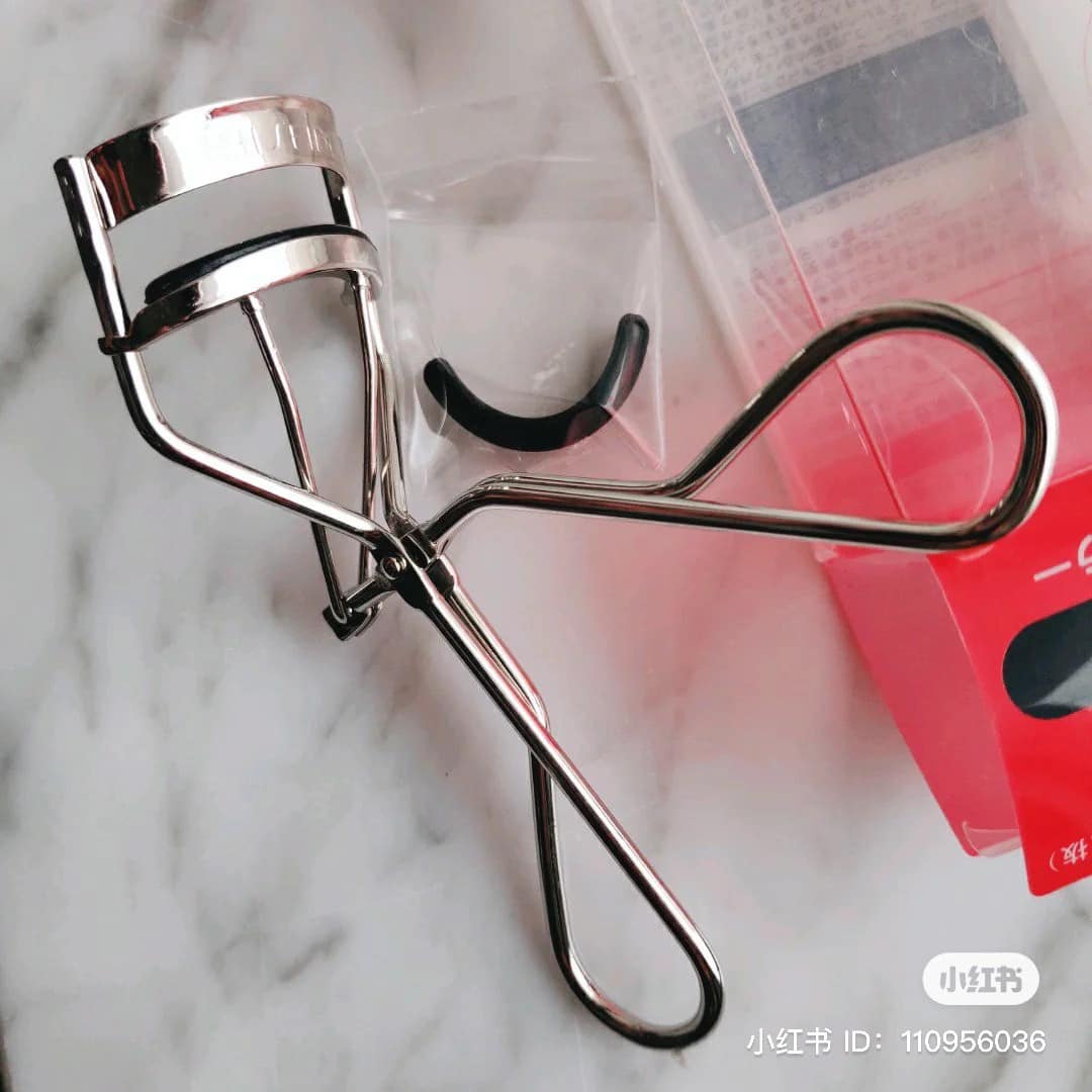 kẹp mi Shiseido Eyelash Curler