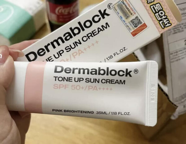 Kem chống nắng Dermablock Sun Cream SPF50+ PA+...