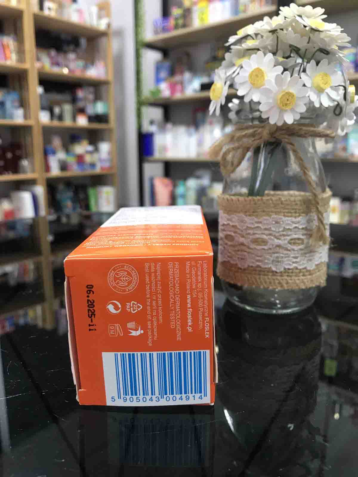 Kem chống nắng Floslek Suncare kiểm soát nhờn