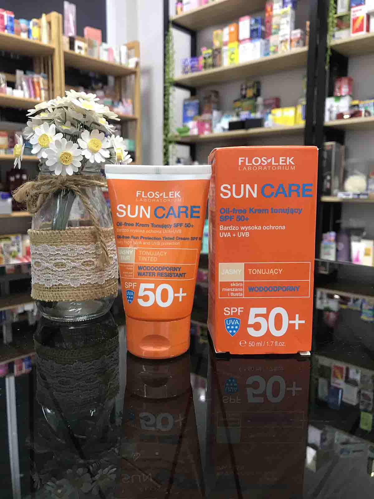 Kem chống nắng Floslek Suncare kiểm soát nhờn 50ml