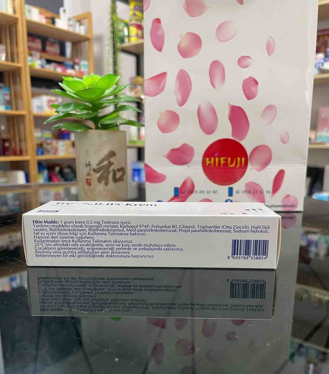 Kem giảm mụn, trẻ hoá da Tre 0.05 Krem Assos