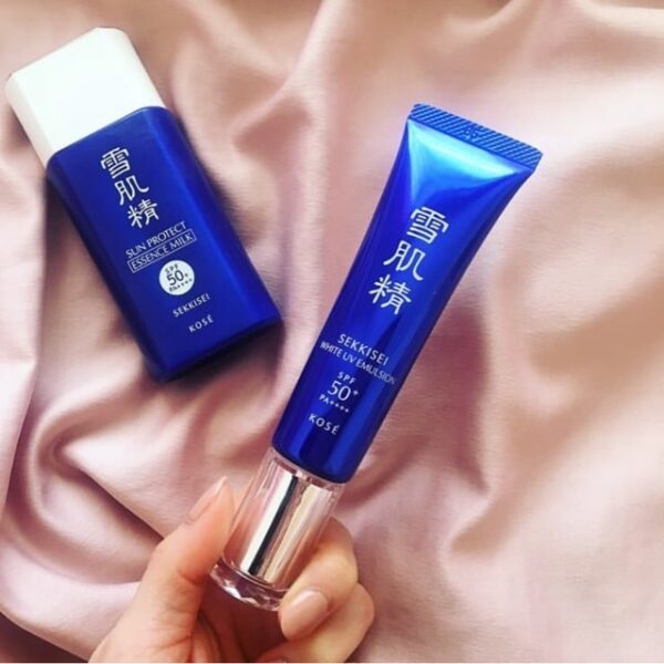 Sữa dưỡng ngày Kose Sekkisei White UV Emulsi...