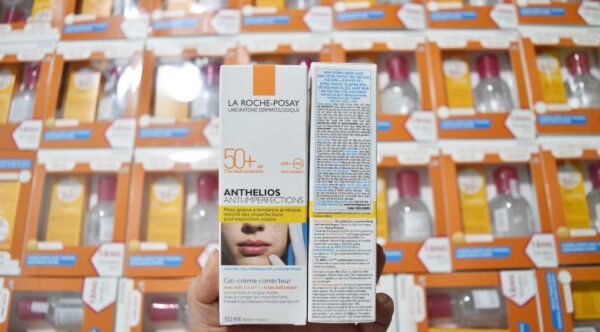 Kem chống nắng La Roche-Posay Anthelios Anti-I...