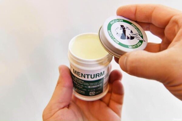 Dầu Cù Là Menturm Omi Nhật Bản (85g)