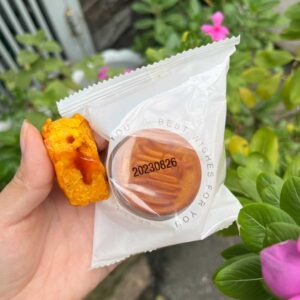 Bánh Trung Thu Liu Xin Nai Huang Trứng Muối T...