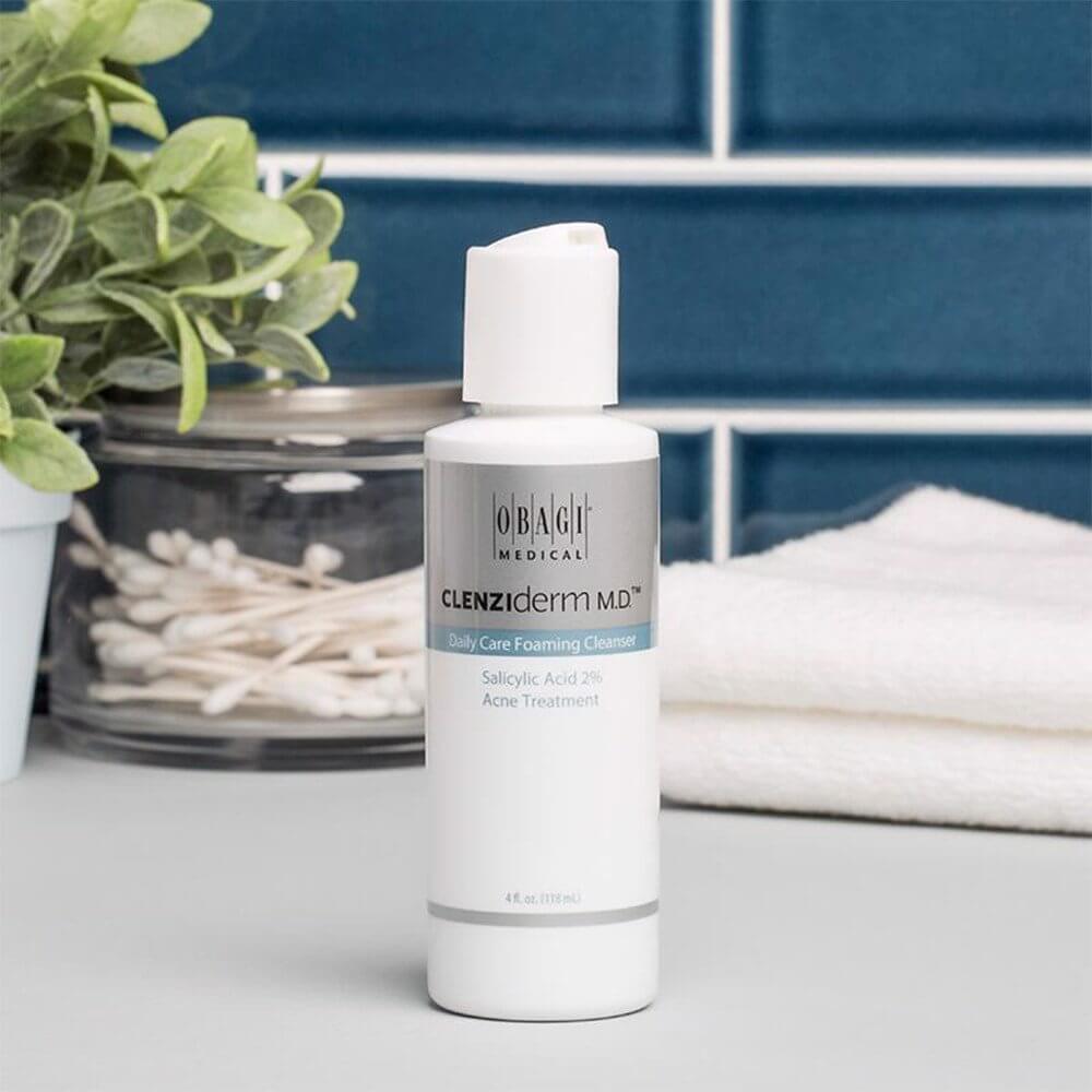 Sữa rửa mặt Obagi Clenziderm MD Daily Care Foaming Cleanser trị mụn cho da dầu nhờn có tốt không?