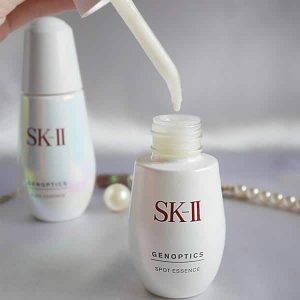 Công dụng của tinh chất SKII GenOptics Spot Essence