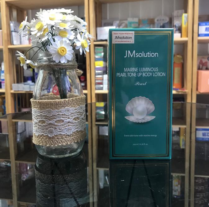 Sữa dưỡng trắng da JM Solution