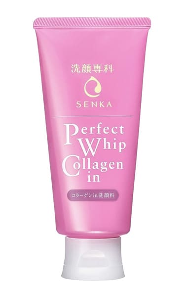 Sữa rửa mặt Perfect Whip của Senka màu hồng giúp bạn có được da khỏe mạnh, căng mịn, khả năng đàn hồi tốt, chống lão hóa