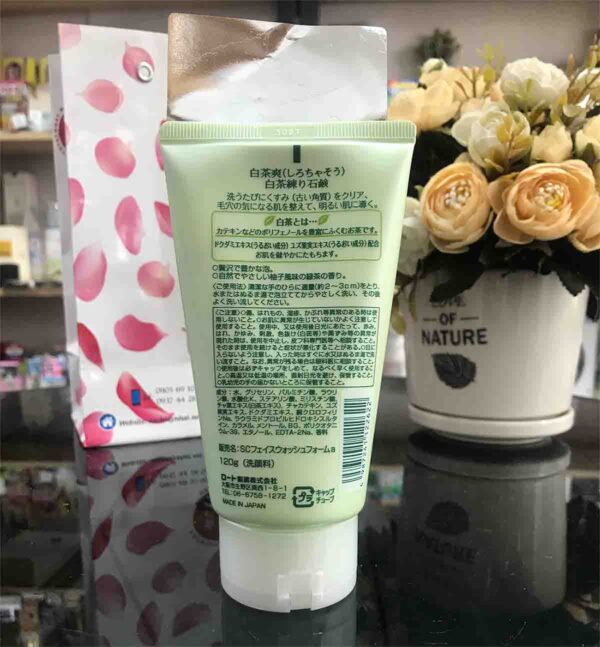 Sữa rửa mặt trà xanh Matcha Rohto Shirocha...
