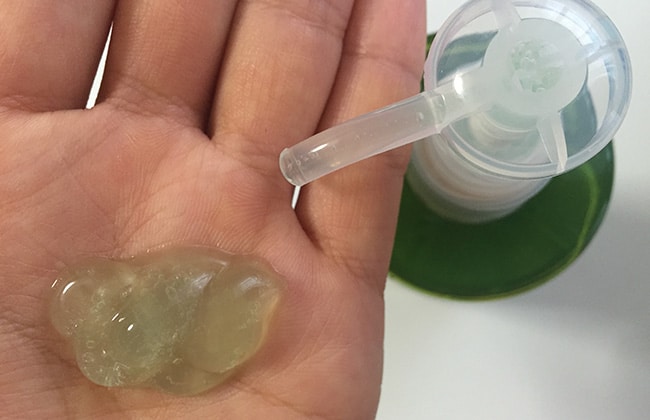 Trong tẩy tế bào chết trà xanh có matcha nguyên chất có chứa Polyphenol có tác dụng kháng viêm, chống lão hóa da hiệu quả.