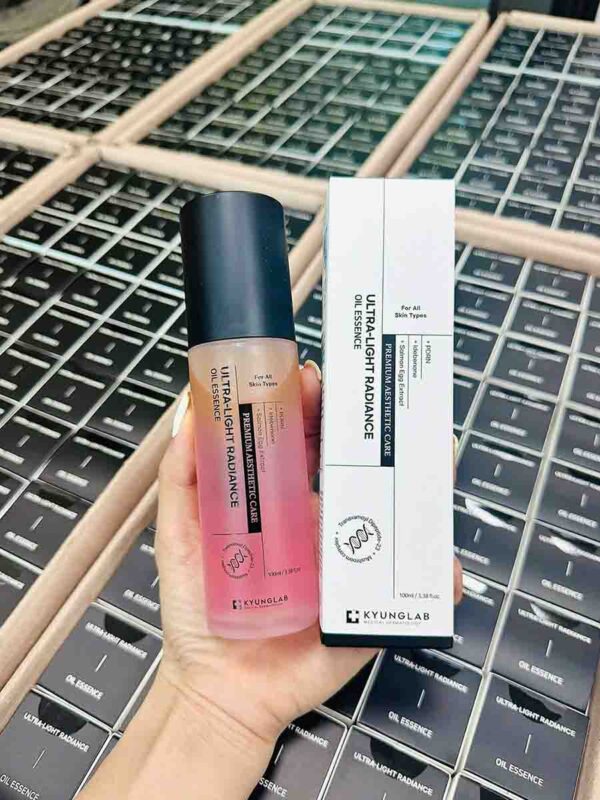 Tinh chất dưỡng da Ultra Light Radiance Oil E...