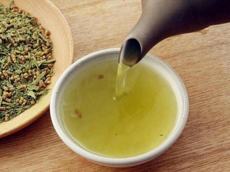 trà xanh gạo lức rang Nhật Bản Trà xanh gạo lức rang còn giúp làm giảm mỏi mệt, căng thẳng, đồng thời mỗi khi thời tiết thay đổi, bạn sẽ không còn cảm thấy nhức mỏi nữa.