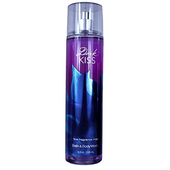 Dark Kiss: là sự pha trộn mới mẻ từ xạ hương và vani đem lại nhiều tầng hương khác nhau; từ thanh mát, ngọt dịu đến bí ẩn, khiêu gợi, quyến rũ. Kích thích sự hiếu kỳ và để lại ấn tượng sâu đậm. Đây là sự lựa chọn rất phù hợp với mùa đông và cho những buổi hẹn hò. 