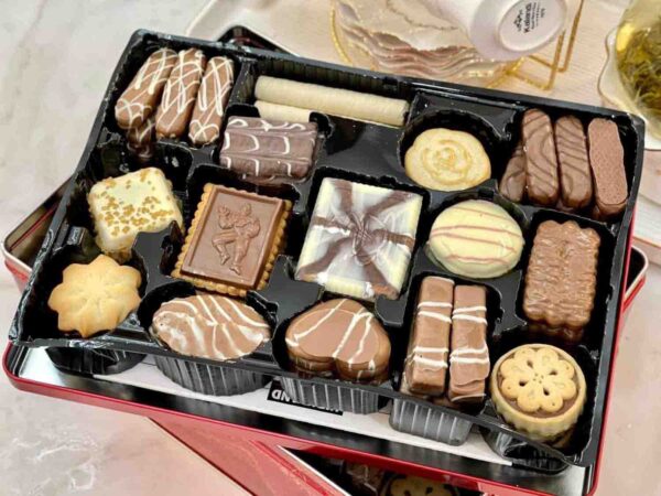 Bánh quy Socola Kirkland European Cookies Mỹ hộp thiếc 1.4kg - Hình ảnh 3