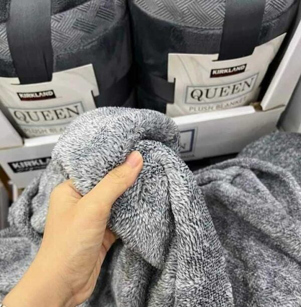 Chăn Queen Kirkland Plush Blanket chính hãng 24...