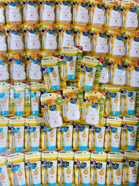 Kem chống nắng Kiss Me Mommy UV Aqua Milk Waterproof Sunscreen có tốt không?