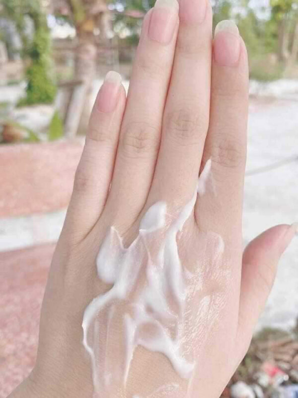 Kem dưỡng da tay Aura Beauty Hand Cream Nga 75m...