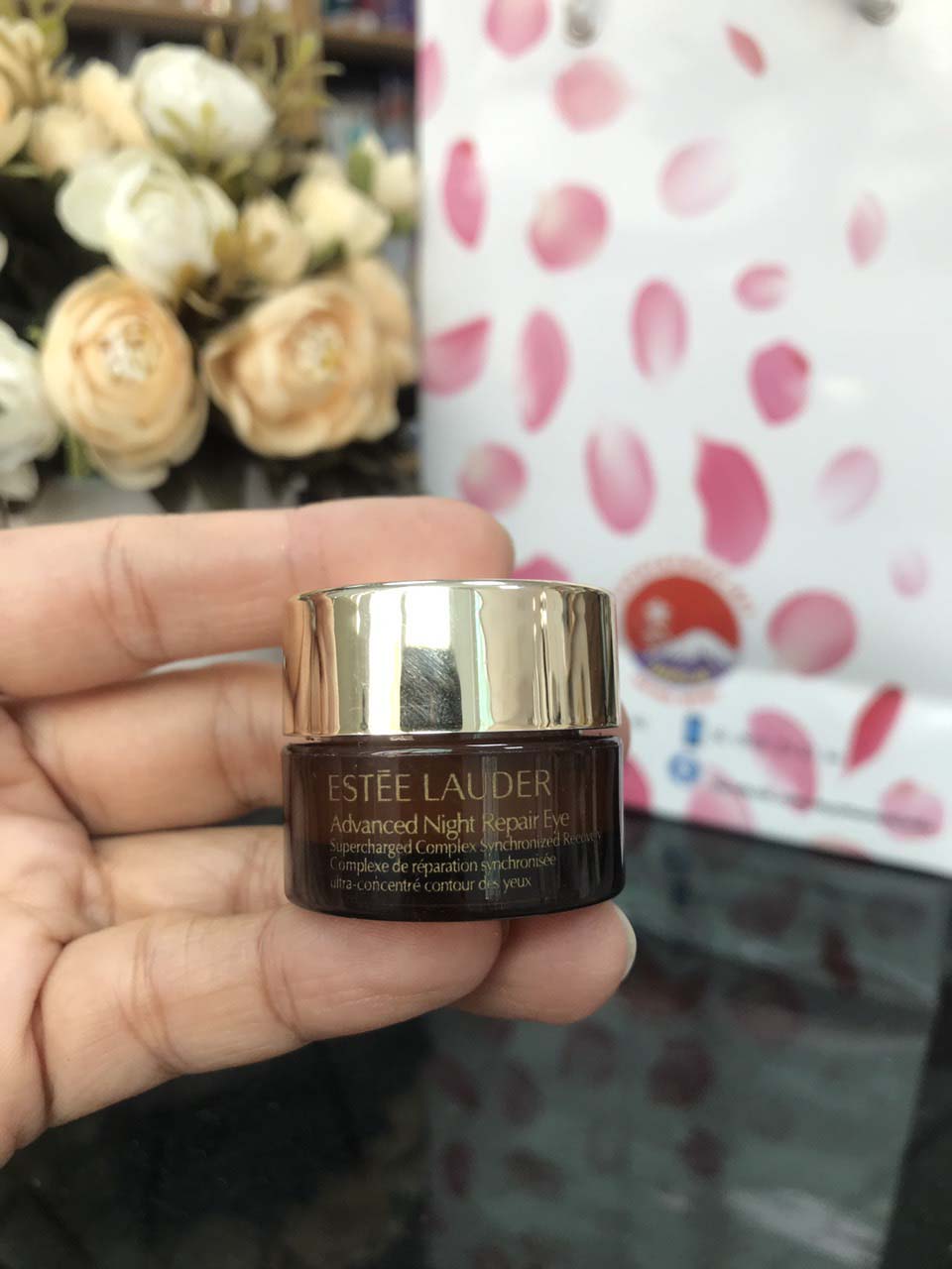 kem mắt Estée Lauder