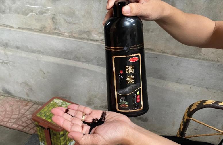 Hướng dẫn sử dụng dầu gội thảo dược đen tóc Komi