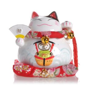 Mèo thần tài cầm quạt