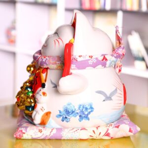 Mèo thần tài làm quà tặng tân gia