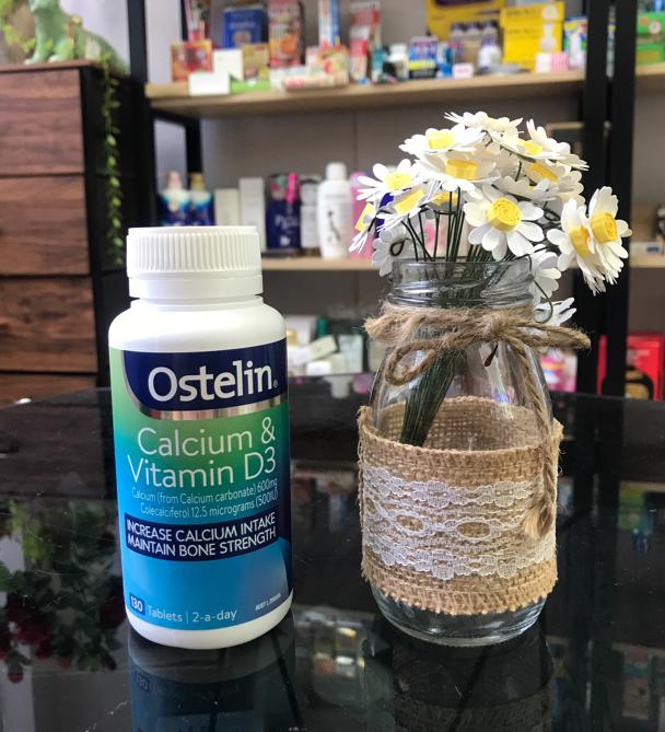 Vitamin D và Canxi là hai dưỡng chất không thể thiếu trong quá trình hình thành, phát triển và bảo vệ hệ miễn dịch. Đây còn là chất cấu tạo chủ yếu của khung xương giúp nâng đỡ cơ thể.