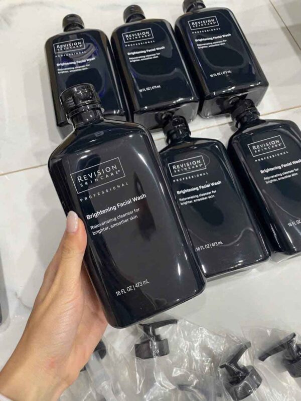 Sữa rửa mặt Revision Skincare Brightening Fa...