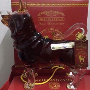 Rượu con chó của Nga Armenian Cognac