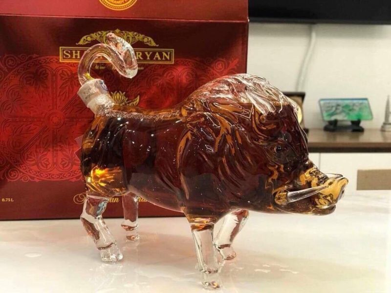 Rượu hình linh vật con heo Kỷ Hợi 2019