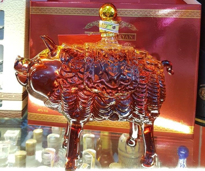 Rượu heo của nga mẫu chân cao