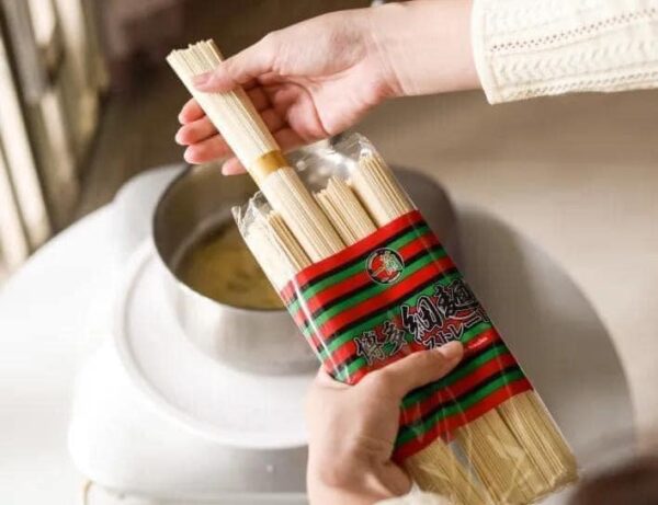 Hộp mì cay Ichiran Ramen Nhật Bản 645g