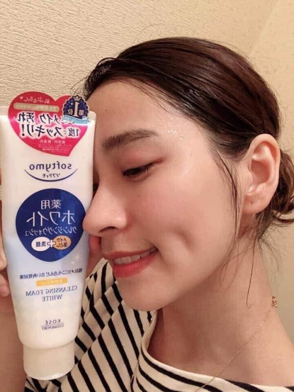 Sữa rửa mặt Kose Softymo White Nhật Bản