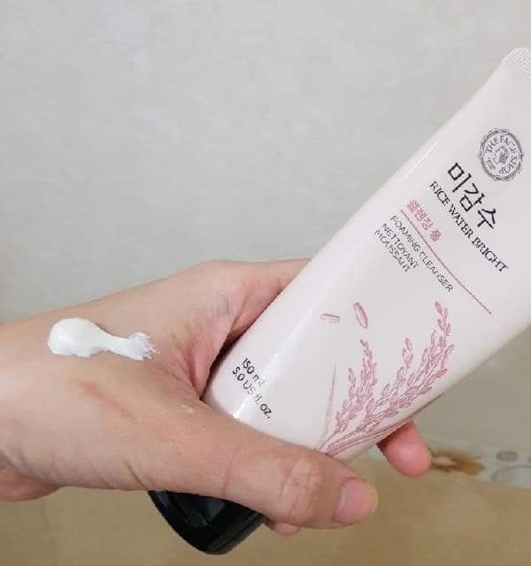 sữa rửa mặt gạo hàn