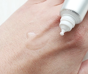 tinh chất serum vitamin c melano cc rohto nhật bản