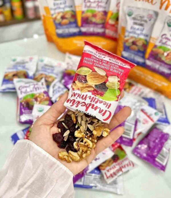 Hạt Nature’s Garden Organic Trail Mix Snac...