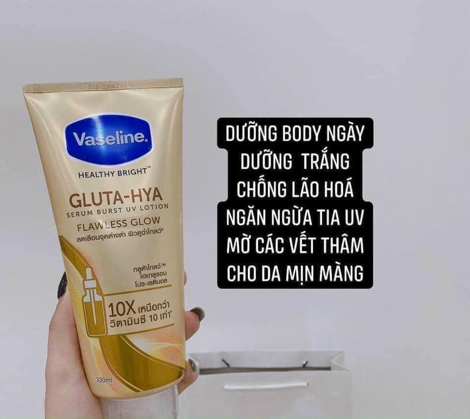 Burst UV Lotion Flawless Glow (chai vàng):  Dùng ban ngày, dưỡng ẩm, chống nắng và chống lão hoá